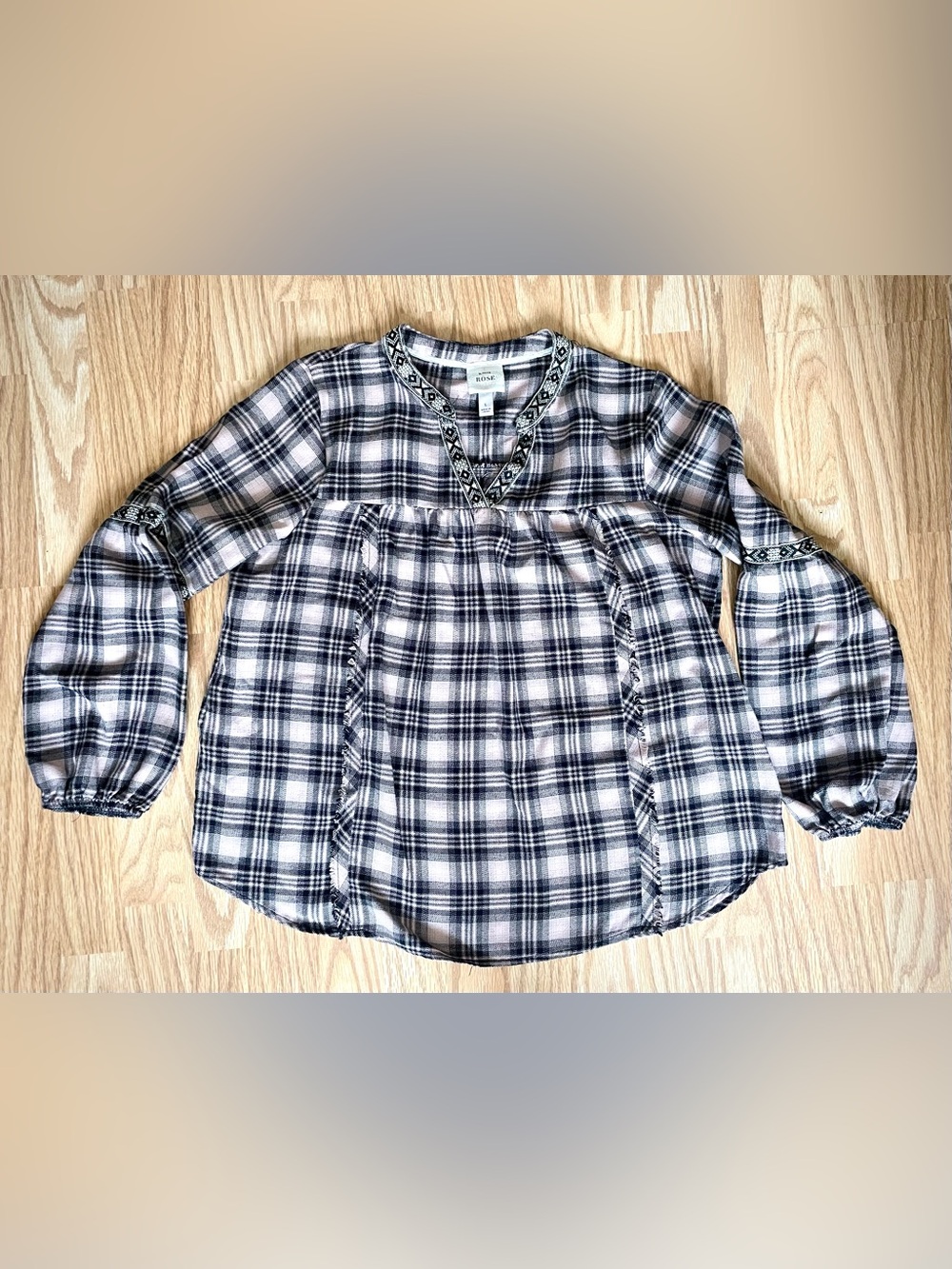 Knox Rose Plaid Peasant Blouse in Cream and Black